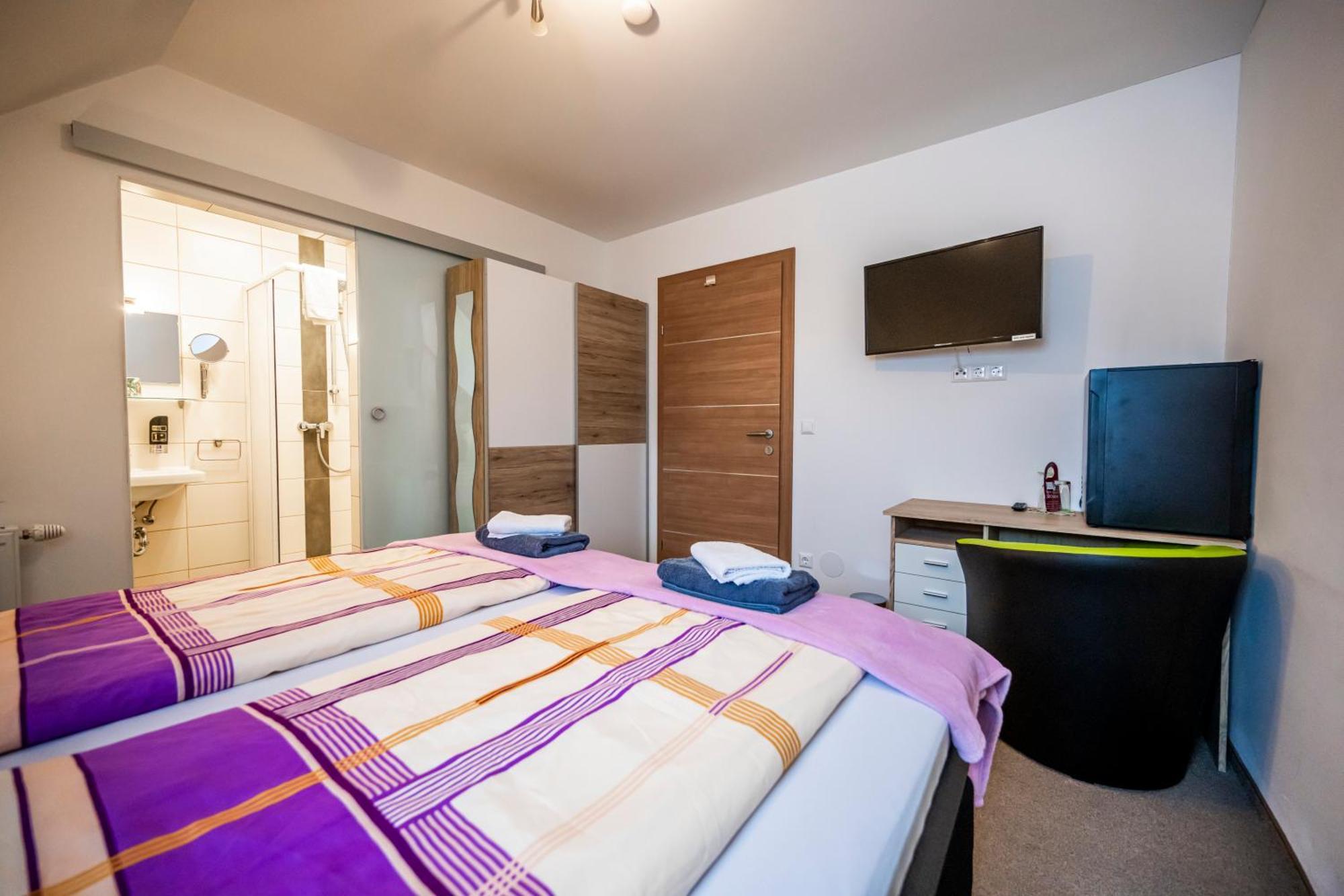 Die Schlafstube - Bed&Breakfast Zeltweg Exterior foto