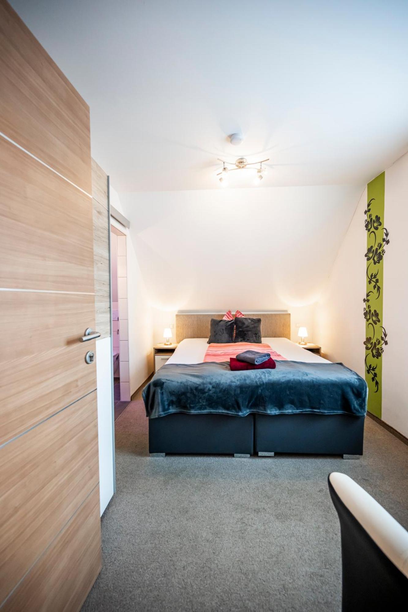 Die Schlafstube - Bed&Breakfast Zeltweg Exterior foto