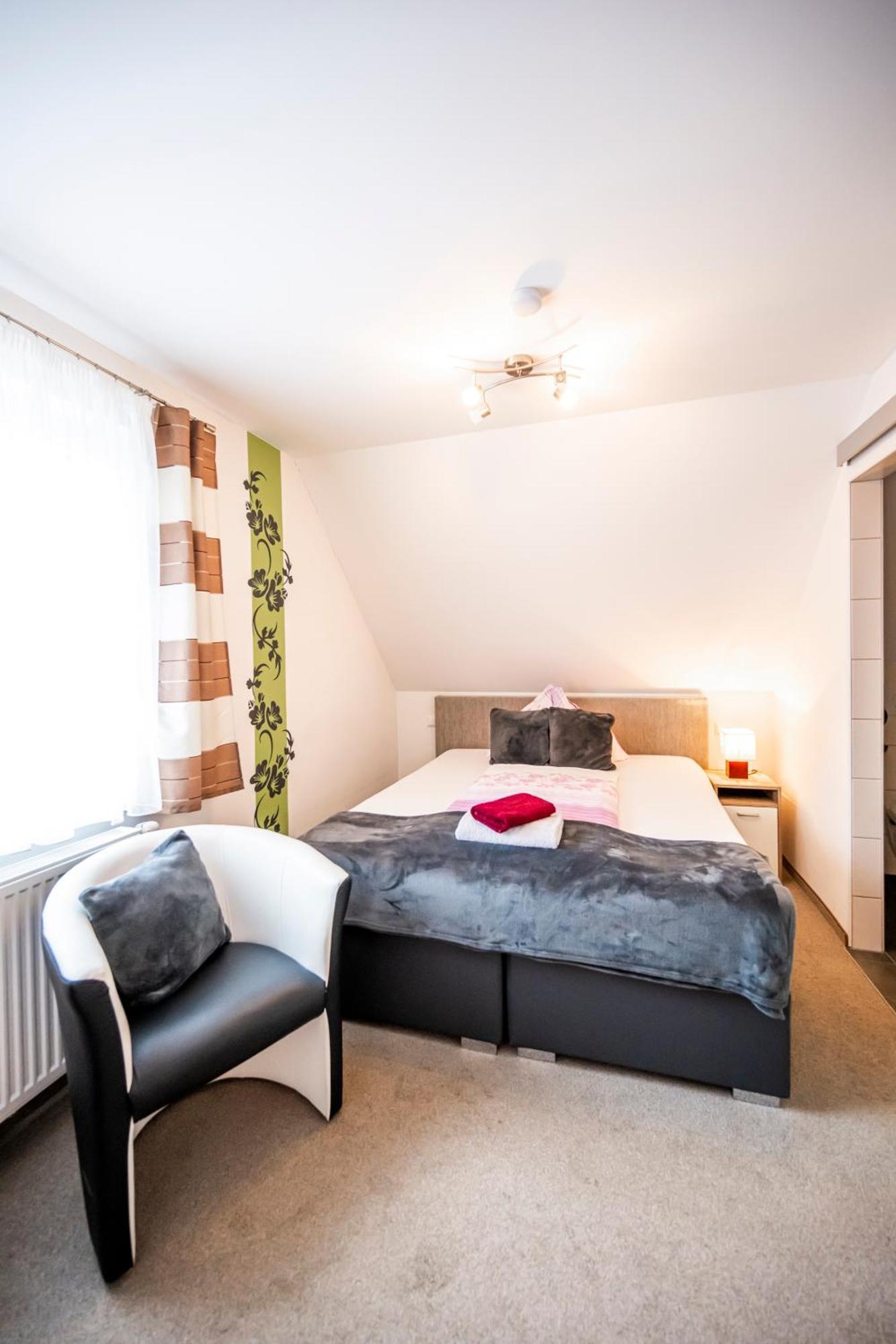 Die Schlafstube - Bed&Breakfast Zeltweg Exterior foto